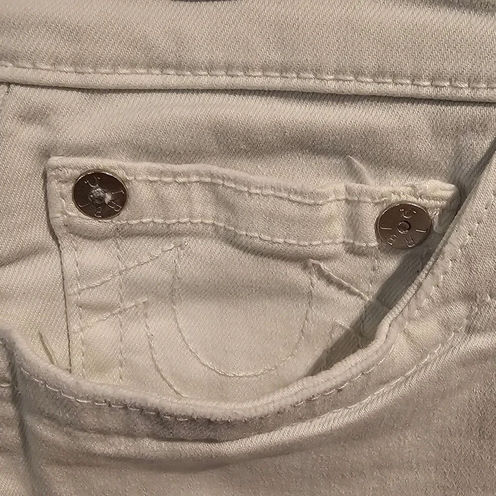 True Religion Maisie High Rise Short White Denim Cut Off Raw Hem‎ 31 205788